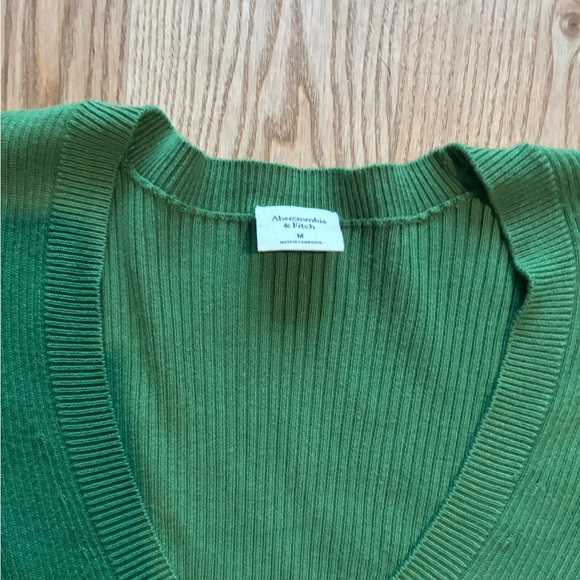 Abercrombie & Fitch Green V-Neck Women's Sweater - Picture 3 of 4